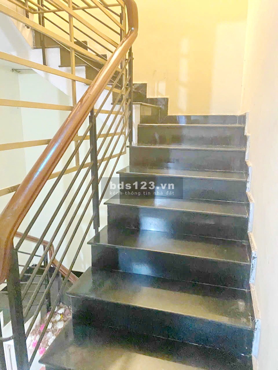 Bán gấp khách sạn 4 lầu mặt tiền Đường Lý Phục Man Q7 giá chỉ 20.5 tỷ