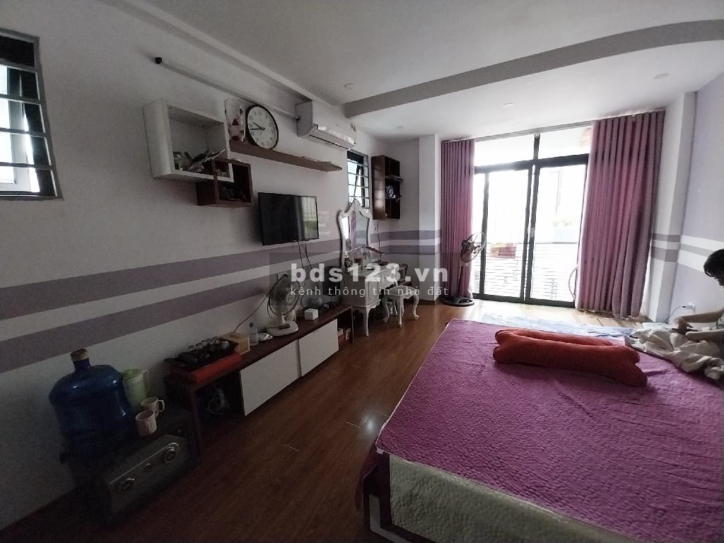 Hiếm - Nhà Quan Nhân - Nguyễn Trãi - Dt 40m2, ngõ thông đi lại dễ dàng, ở ngay - chỉ khoảng 4 tỷ.