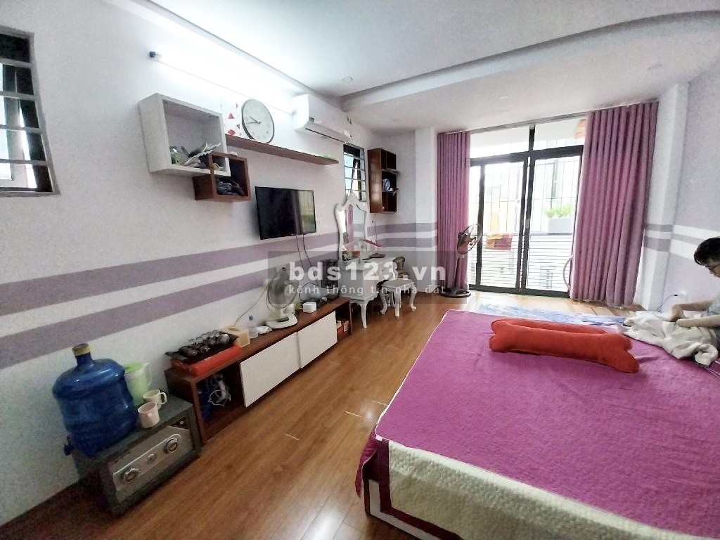Hiếm - Nhà Quan Nhân - Nguyễn Trãi - Dt 40m2, ngõ thông đi lại dễ dàng, ở ngay - chỉ khoảng 4 tỷ.