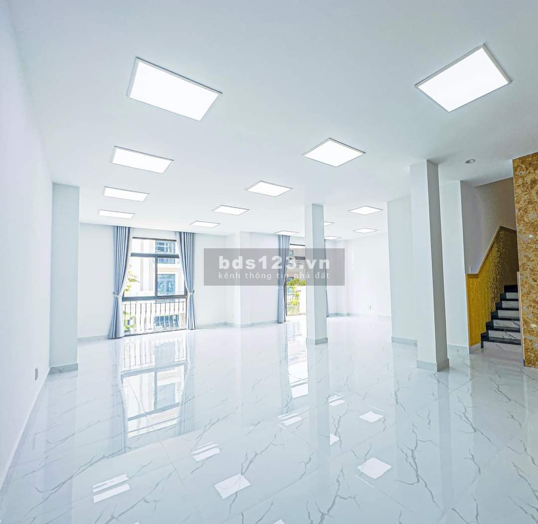 Nhà phố Vinhomes 5 tầng, hoàn thiện đẹp, diện tích 135m2,…
