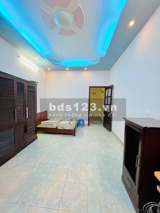 Nguyễn Trãi, Thanh Xuân – Phân lô, ô tô đỗ cửa vào nhà - 50m ra Nguyễn Trãi – Nhà đẹp ở luôn.