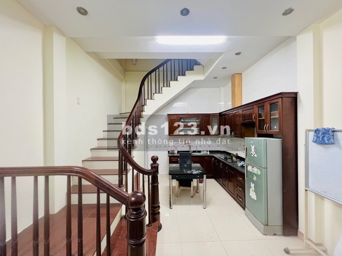 Nguyễn Trãi, Thanh Xuân – Phân lô, ô tô đỗ cửa vào nhà - 50m ra Nguyễn Trãi – Nhà đẹp ở luôn.