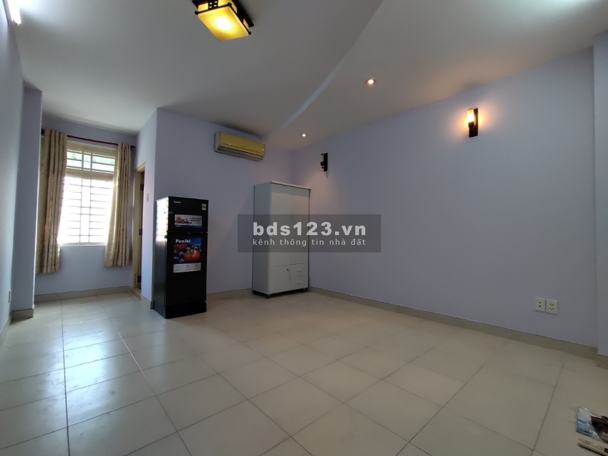 Phòng mới 4,7tr/th, wc trong, free internet,rác. nhà nằm giữa khu D1-2-3 - Ung Văn Khiêm