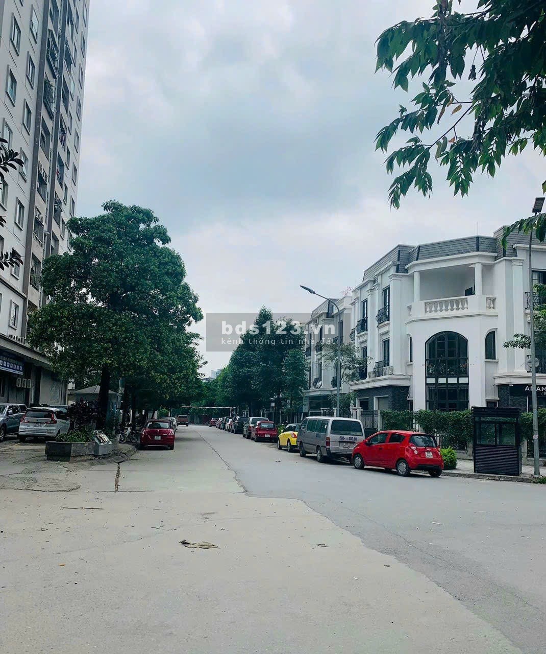 Bán biệt thự hàng xóm KĐT The Menor, căn góc 3 mặt tiền, vỉa hè, kinh doanh, ô tô tránh, giá 15 tỷ