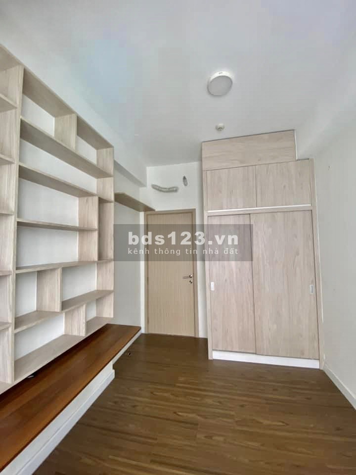 Cần bán gấp căn góc 3 view siêu đẹp, 68m2 tầng trung 2PN, đã có sổ hồng, giá chỉ 2 tỷ 780 TL