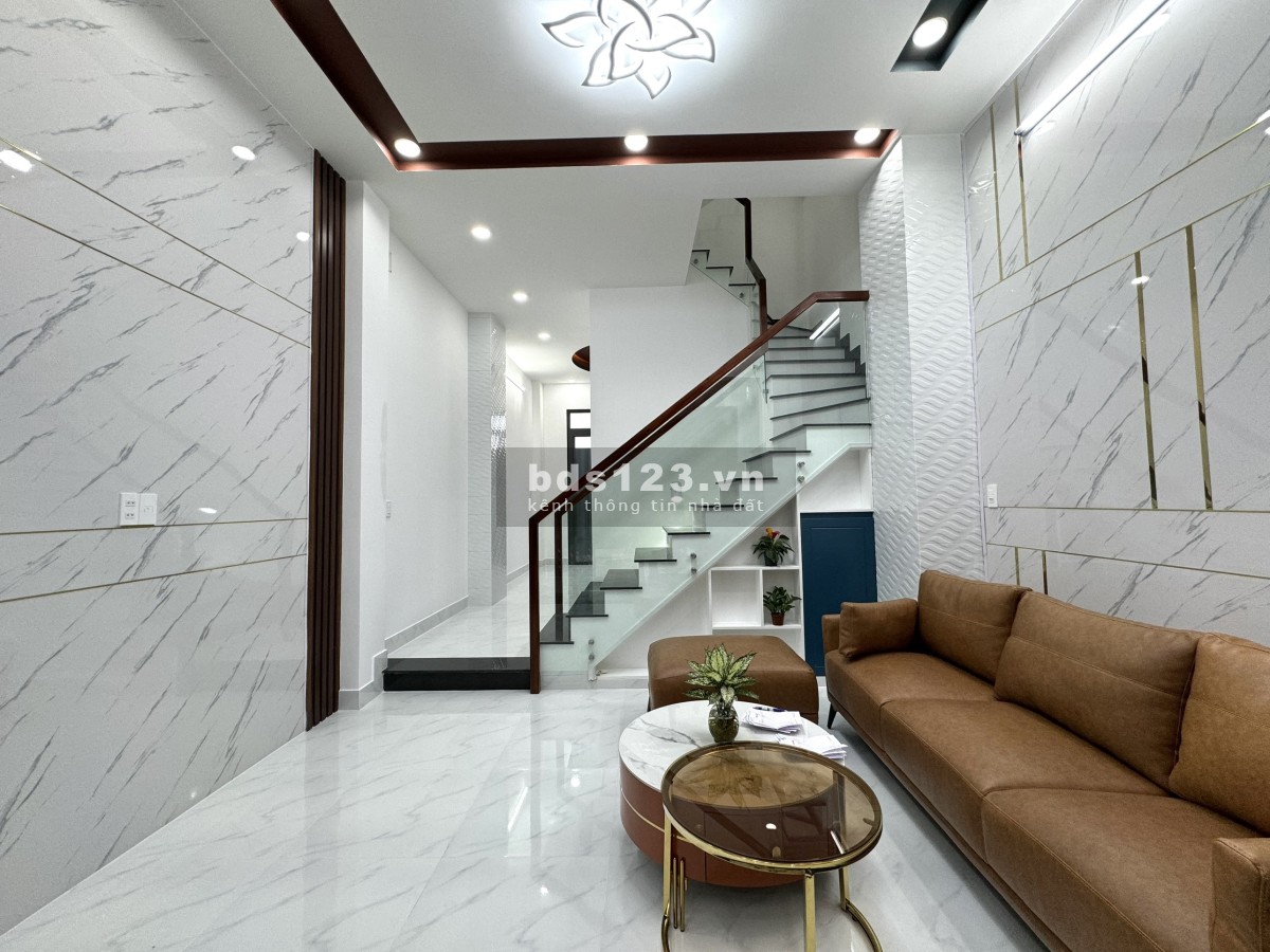 Chính chủ cần bán gấp, nhà 1 trệt 2 lầu 4PN, sổ hồng hoàn công, giá bán nhanh 4 tỷ 6 Thương lượng