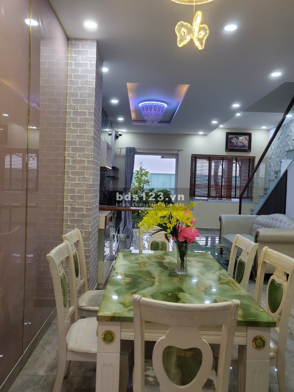 Cho thuê nhà phố Melosa Khang Điền, 6x15m, 1 trệt 2 lầu 3PN full nội thất cao cấp, giá chỉ 18tr/th
