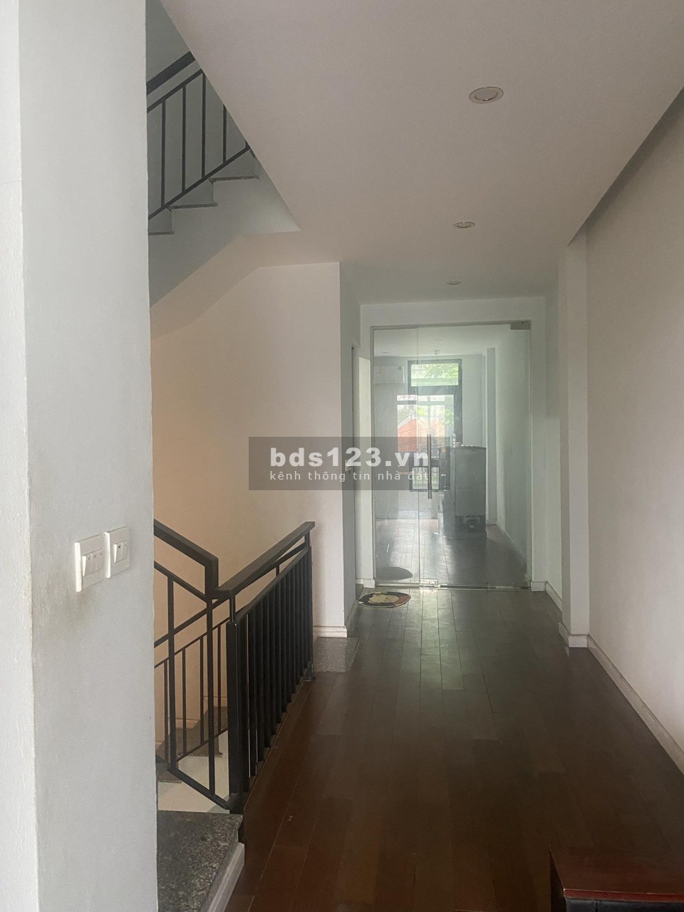Bán nhà tổng cục V5 Yên Xá 5 tầng giá 17.5 tỷ