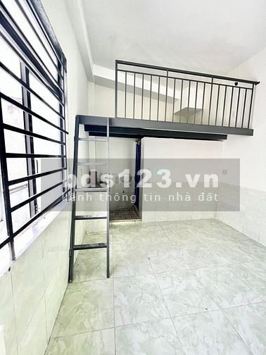 Phòng đẹp vừa xây mới lại, Có gác lửng+ kệ bếp, cửa sổ ánh sáng trời, giờ giấc tự do