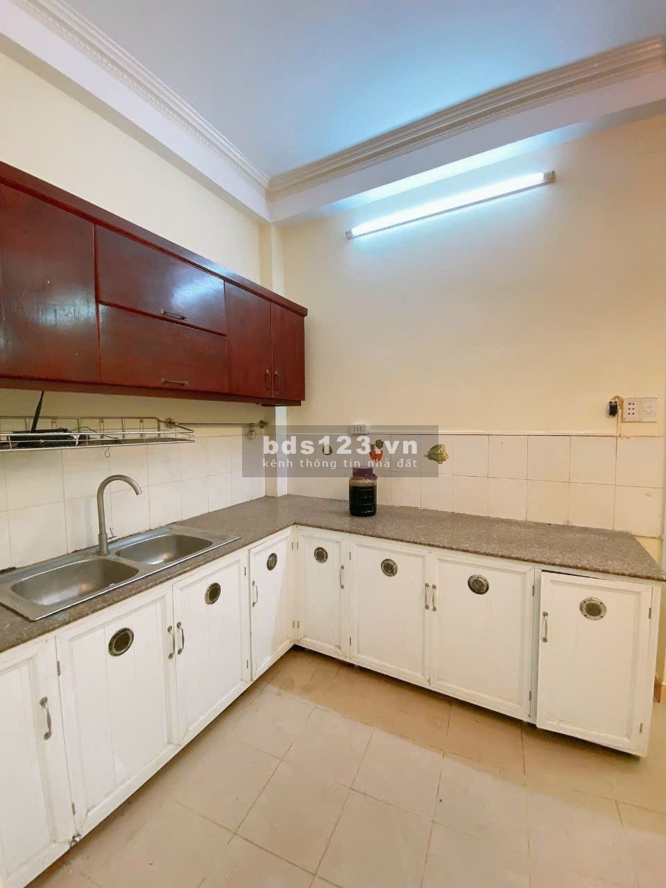Bán nhà hẻm xe hơi Đại Lộ III, Phước Bình, 2 lầu, 2 phòng ngủ, giá 2.9 tỷ.