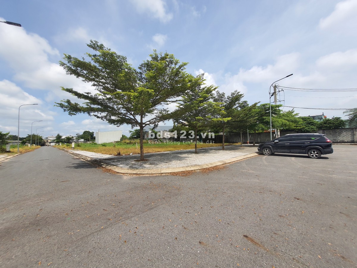 Đất thật ko ảo! Góc 2 MT 1 sẹc Nguyễn Thị Lắng Tân Phú Trung 9,81x14m giá ngộp thở 2tỷ4 TL