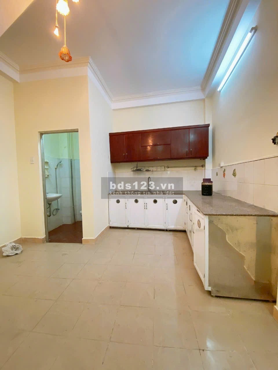 Bán nhà hẻm xe hơi Đại Lộ III, Phước Bình, 2 lầu, 2 phòng ngủ, giá 2.9 tỷ.