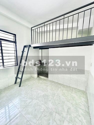 Phòng đẹp vừa xây mới lại, Có gác lửng+ kệ bếp, cửa sổ ánh sáng trời, giờ giấc tự do