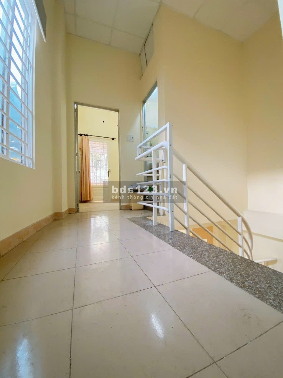 Bán nhà hẻm xe hơi Đại Lộ III, Phước Bình, 2 lầu, 2 phòng ngủ, giá 2.9 tỷ.