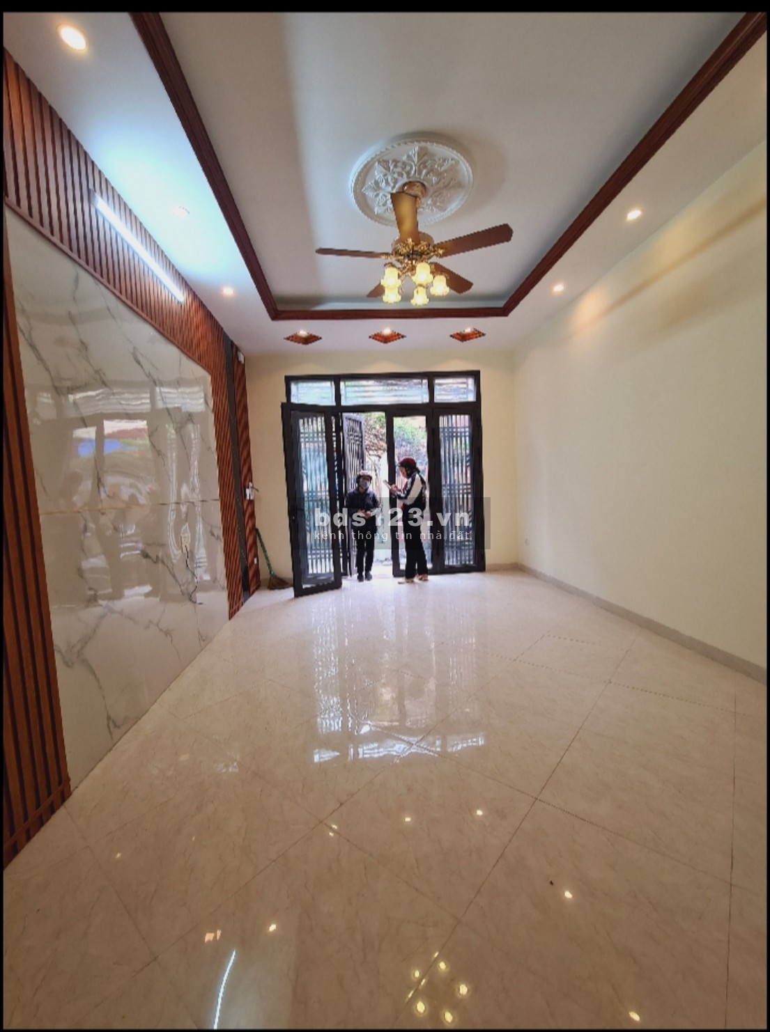 Bán nhà Phố Thanh Lân- Hoàng Mai - nhà còn mới- đậu oto cạnh nhà- 10m ra trục chính