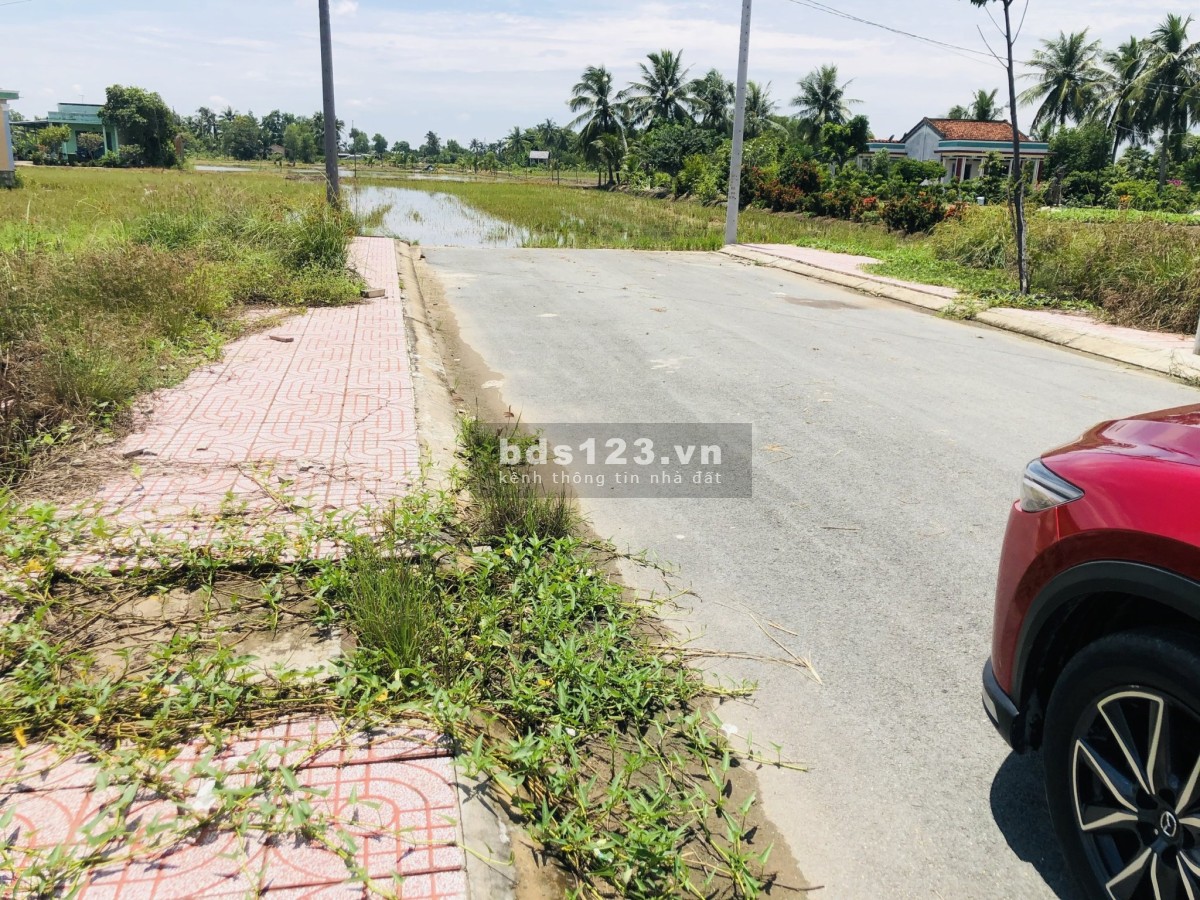 Ngộp bán lỗ 86m2 (4x21,6m) thổ cư ngay Ngã 4 Xoài Đôi, Long Hòa, Cần Đước Giá 830tr bao sổ