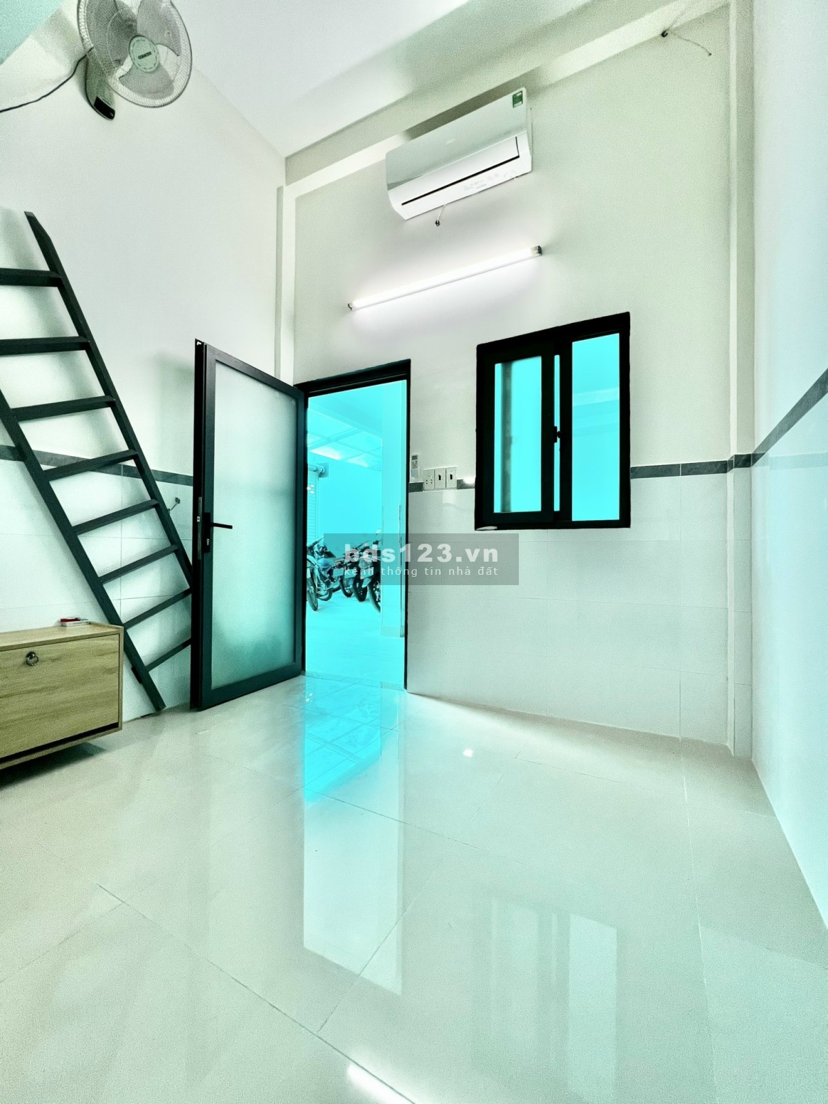 Phòng trọ mới tinh đẳng cấp: Máy lạnh, tủ quần áo, tủ giày, gác lửng, kệ bếp... Giờ tự do