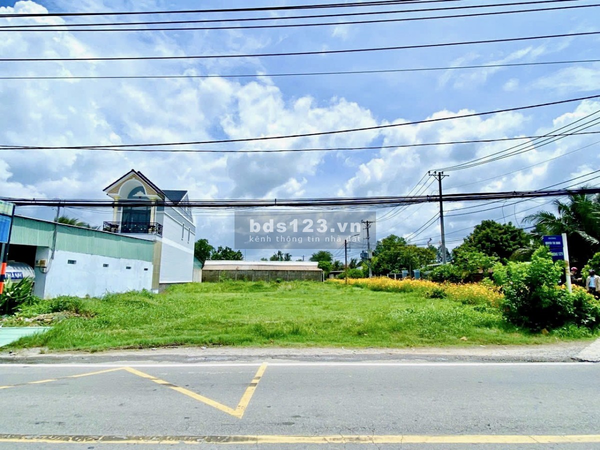 Ngộp thở oxi! Lô góc 2 mặt tiền DT 7,61 x 26.97m đường Nguyễn Thị Rành Sổ riêng. Giá 3tỷ8