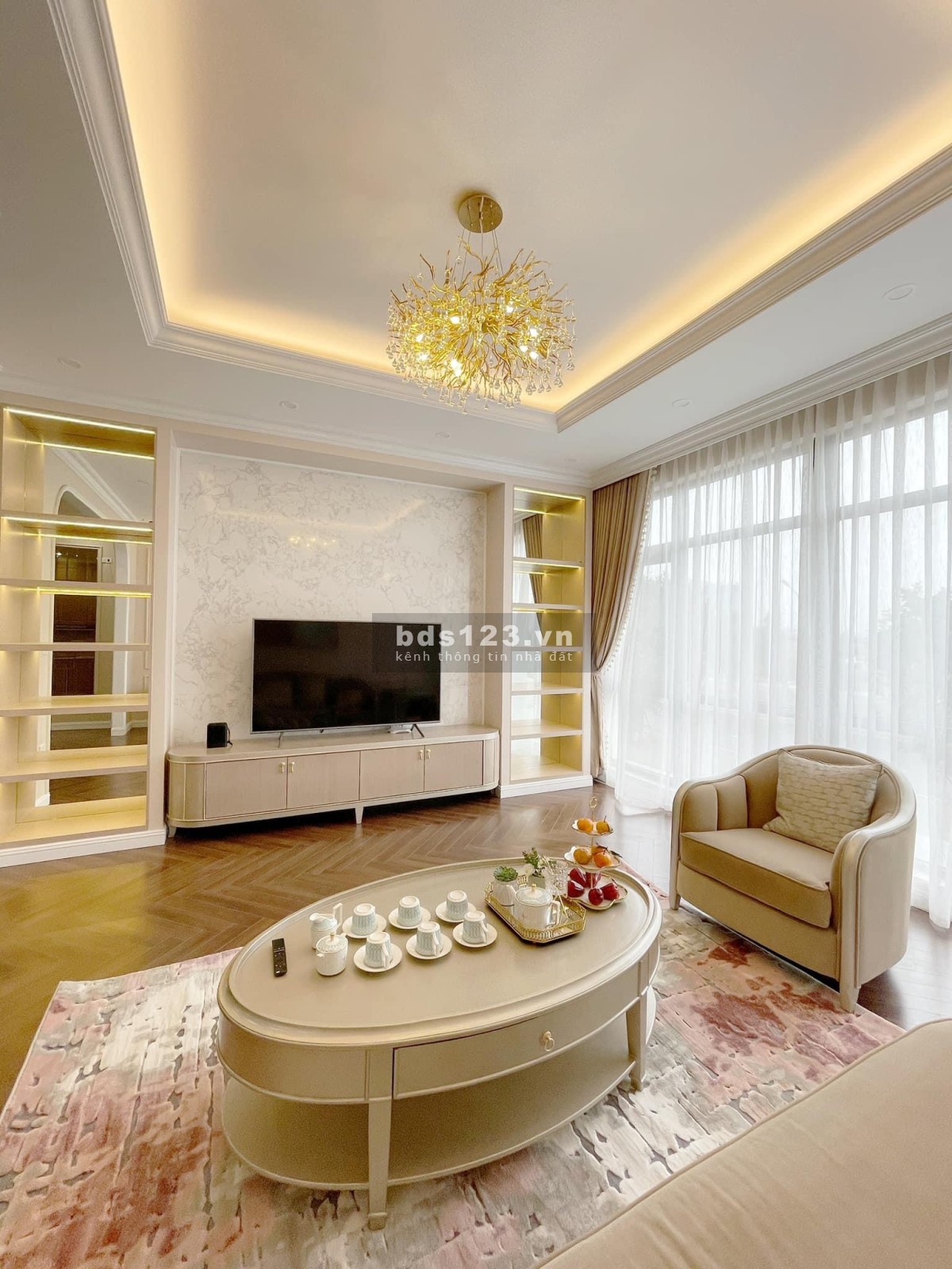 Shophouse Sao Biển hoàn thiện sổ lâu dài mặt đường lớn giá 1x tỷ Vin Gia Lâm (0985941715)