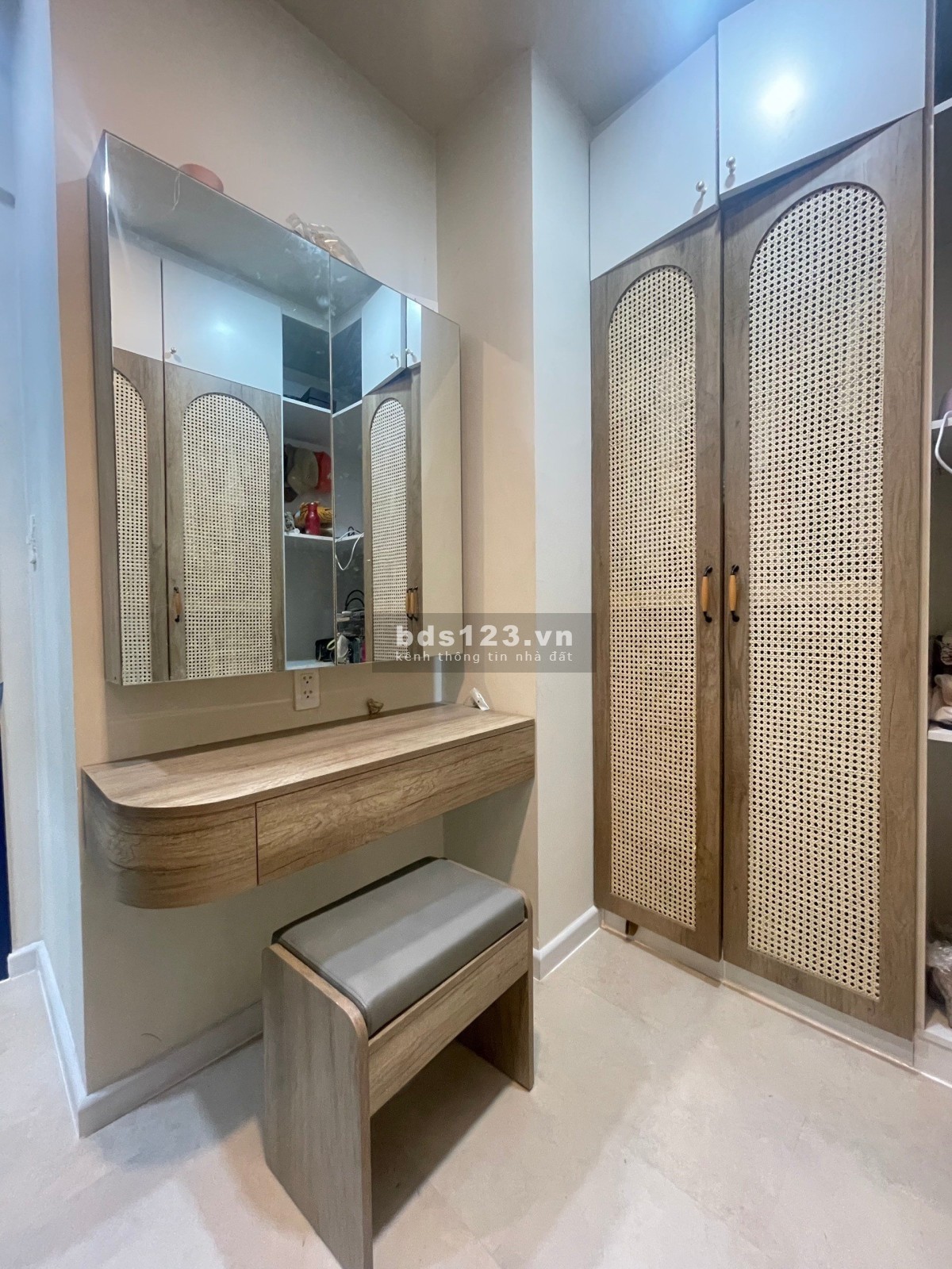 Cần bán căn hộ JAMILA Khang Điền, 52m2 2PN 1WC, Full nội thất decor, giá bán 2 tỷ 8 thương lượng