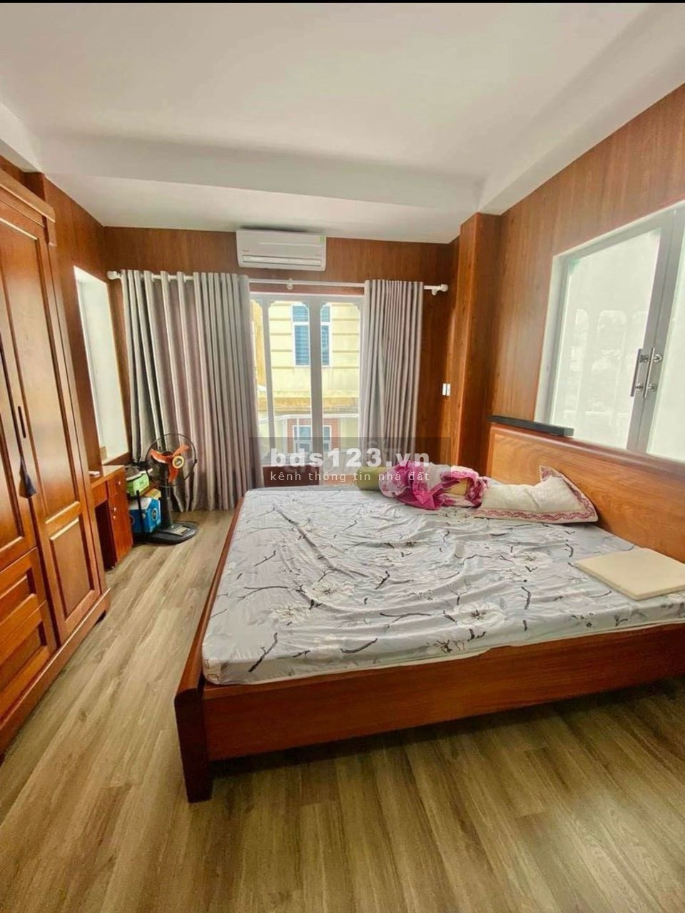 Chính chủ cần bán gấp nhà mới xây 4,5 tầng + 36m2, ô tô vào tận nhà, 2 mặt tiền, giá 4,7 tỷ