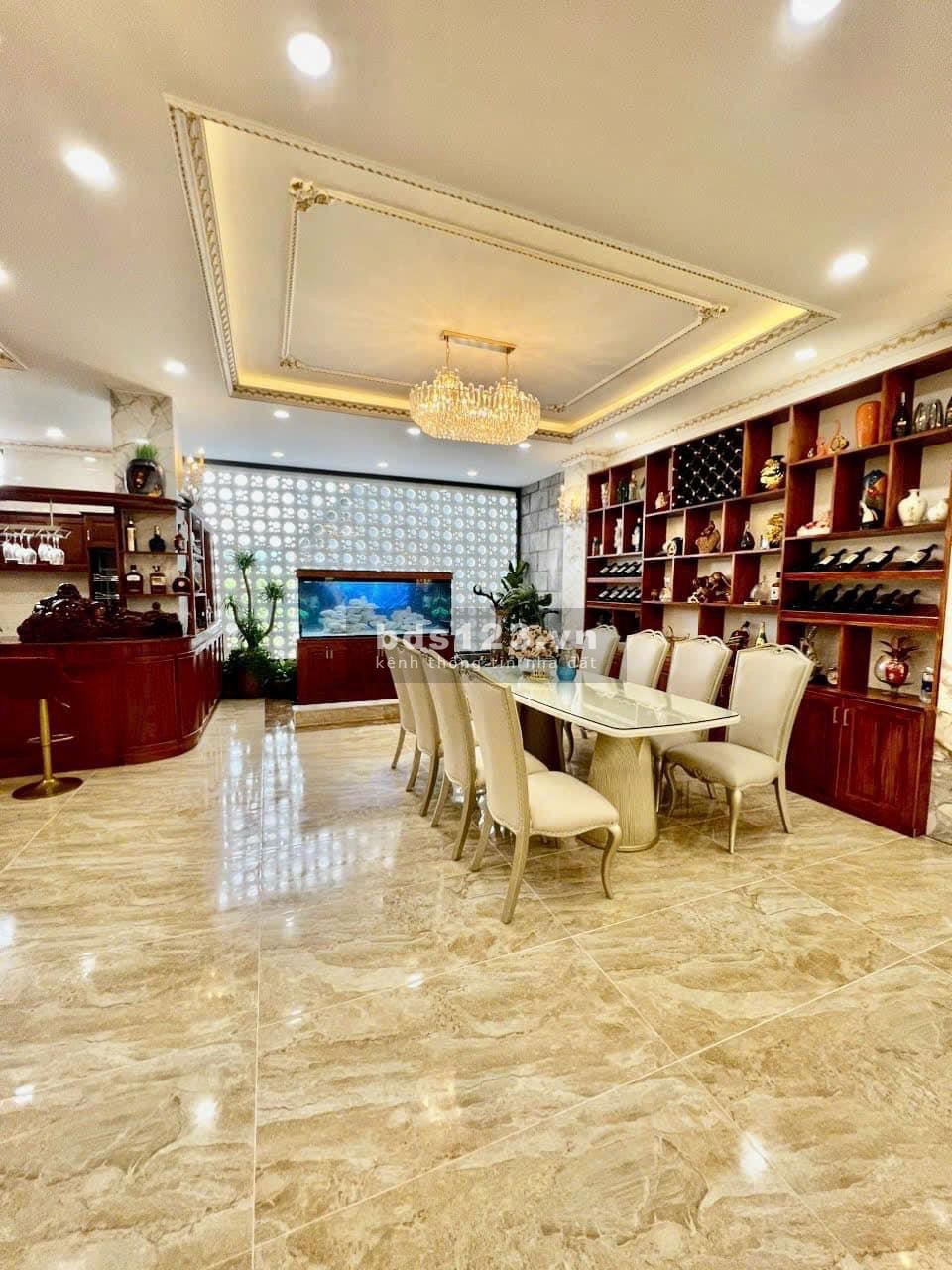 Cần bán nhanh căn biệt thự siêu vip có hồ bơi nước nóng trong nhà