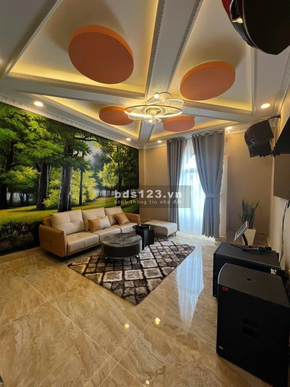 Cần bán nhanh căn biệt thự siêu vip có hồ bơi nước nóng trong nhà