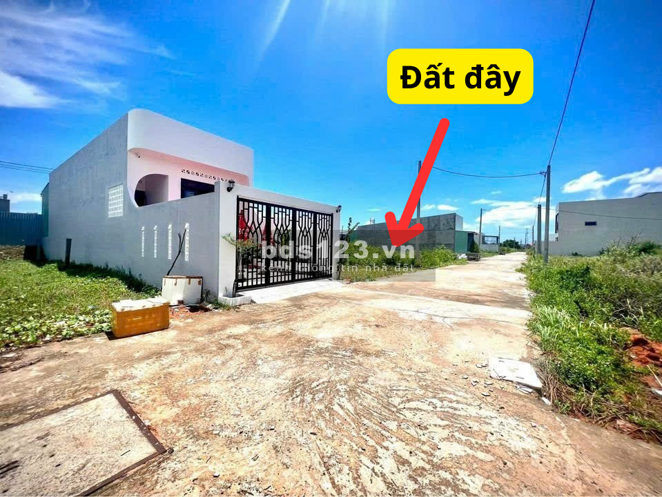 Bán 228m2 thổ cư 100m2 đất ở tại đô thị Trảng Bàng Tây Ninh. Giá chỉ 550tr sổ hồng riêng