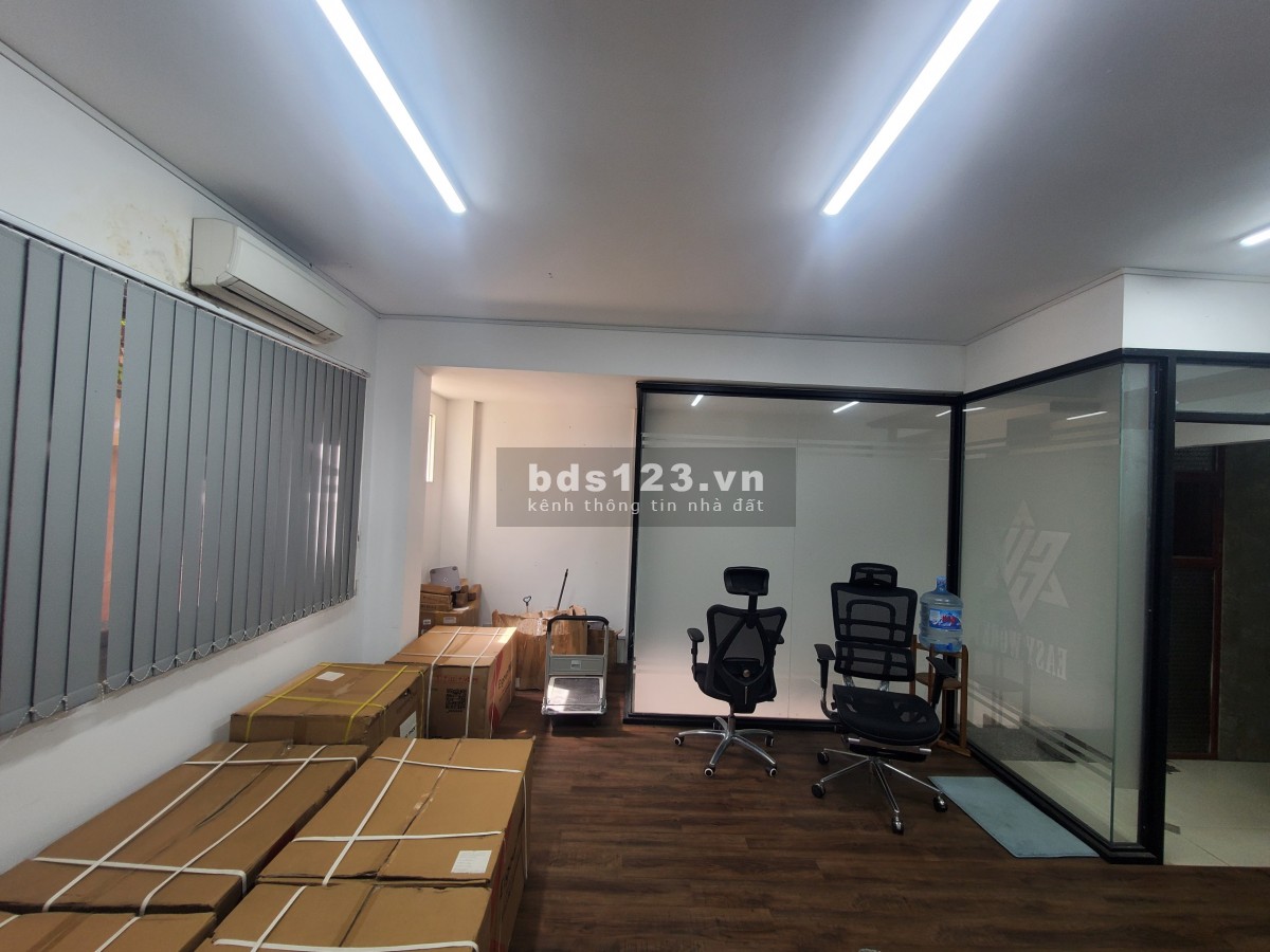 Văn phòng cho thuê sàn 25m2 đường Đinh Công Tráng, Quận 1