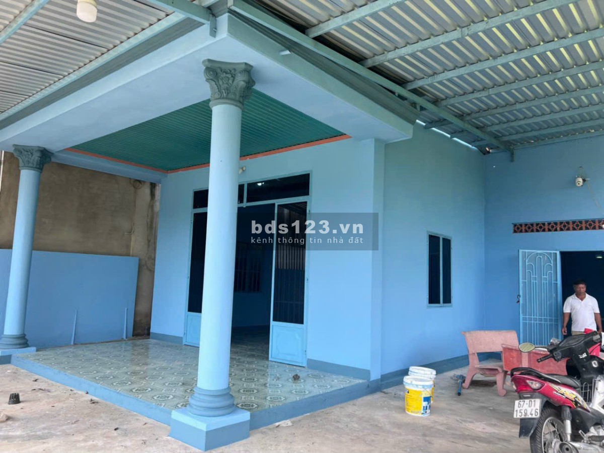 Nhà vườn 475m2 có 100m2 thổ cư nằm 1 sẹc Quốc lộ 22 gần Cổng chào Tây Ninh. Giá 1tỷ160