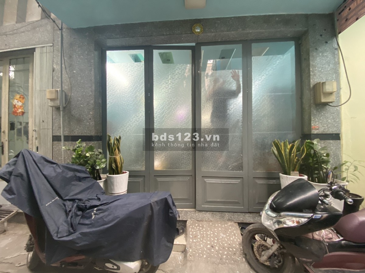 Bán nhà chính chủ 4 X 9 trệt + 2 lầu