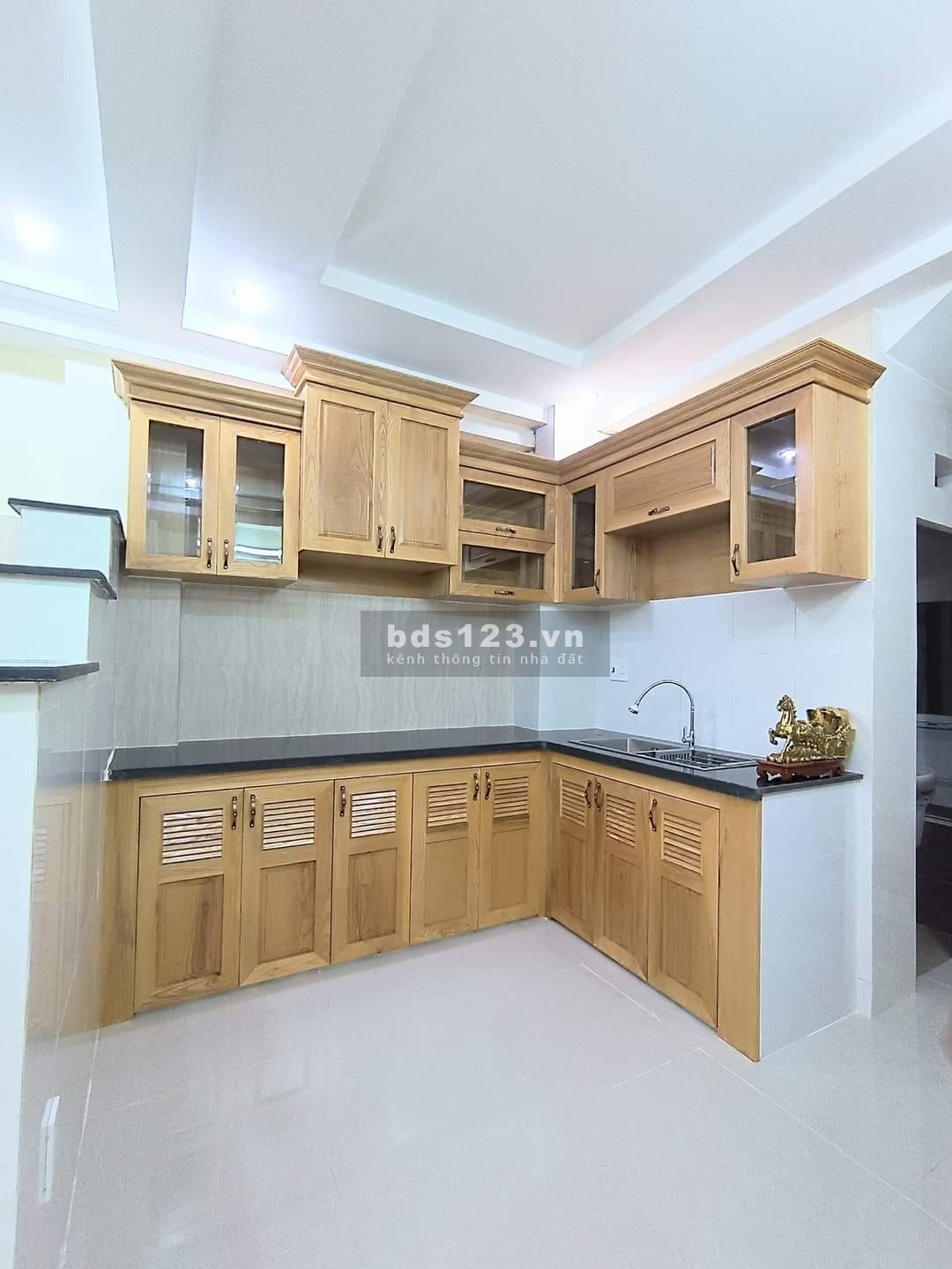 Bán nhà mới đón Tết ngay chợ Vải Tân Bình Lạc Long Quân – Hẻm xe hơi – 3 tầng – Nhỉnh 4 tỷ
