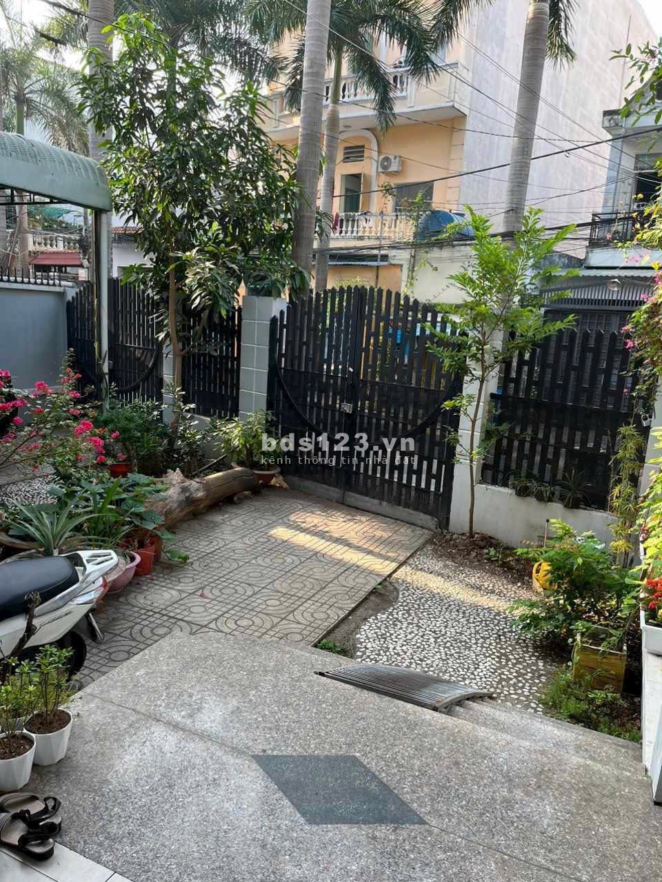 Nhà đẹp hẻm xe tải 4 tầng 125m2 Phường Phước Long B, Thủ Đức, giá 8.7 tỷ.