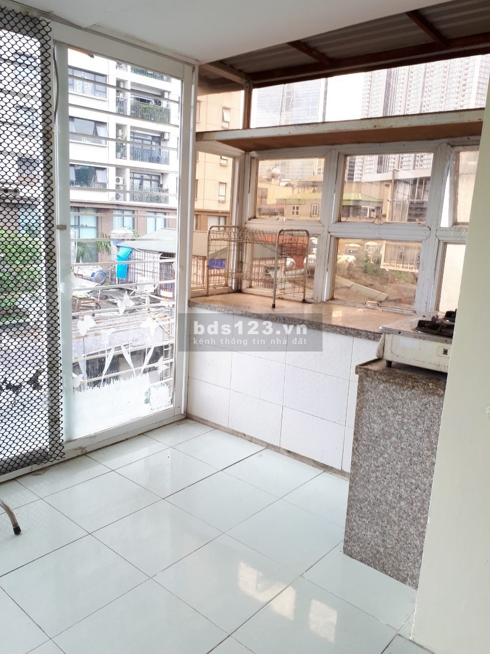 Cho thuê căn hộ chung cư nhà B khu tập thể Ngọc Khánh