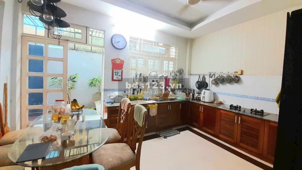Nhà đẹp hẻm xe tải 4 tầng 125m2 Phường Phước Long B, Thủ Đức, giá 8.7 tỷ.