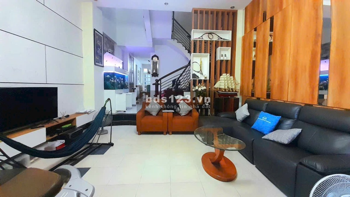 Nhà đẹp hẻm xe tải 4 tầng 125m2 Phường Phước Long B, Thủ Đức, giá 8.7 tỷ.