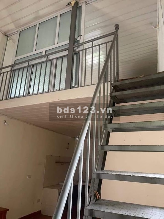 Bán nhà Hoàng Mai dt 35m2 xây 2,5 tầng mặt ngõ oto tránh vào nhà gần phố giá 2.2 tỷ, có bớt