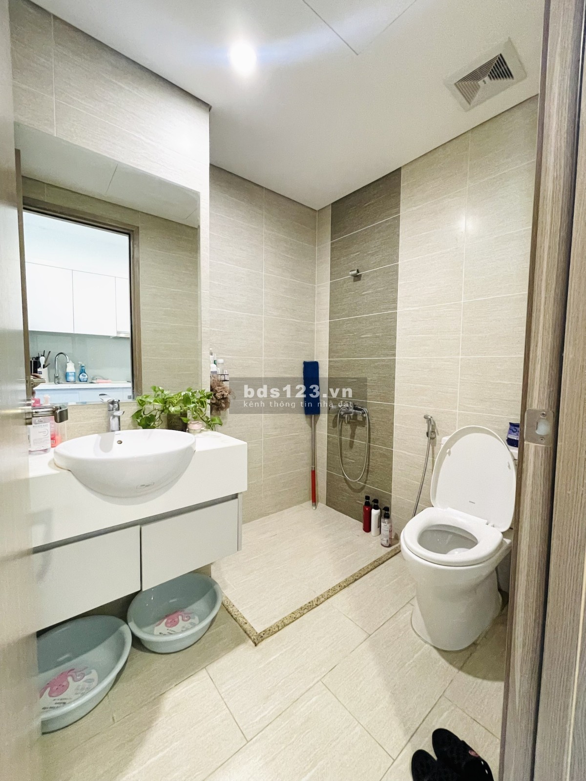 Cho thuê nhanh căn Studio full đồ đẹp 7,5tr vào luôn Vinhomes Smart City
