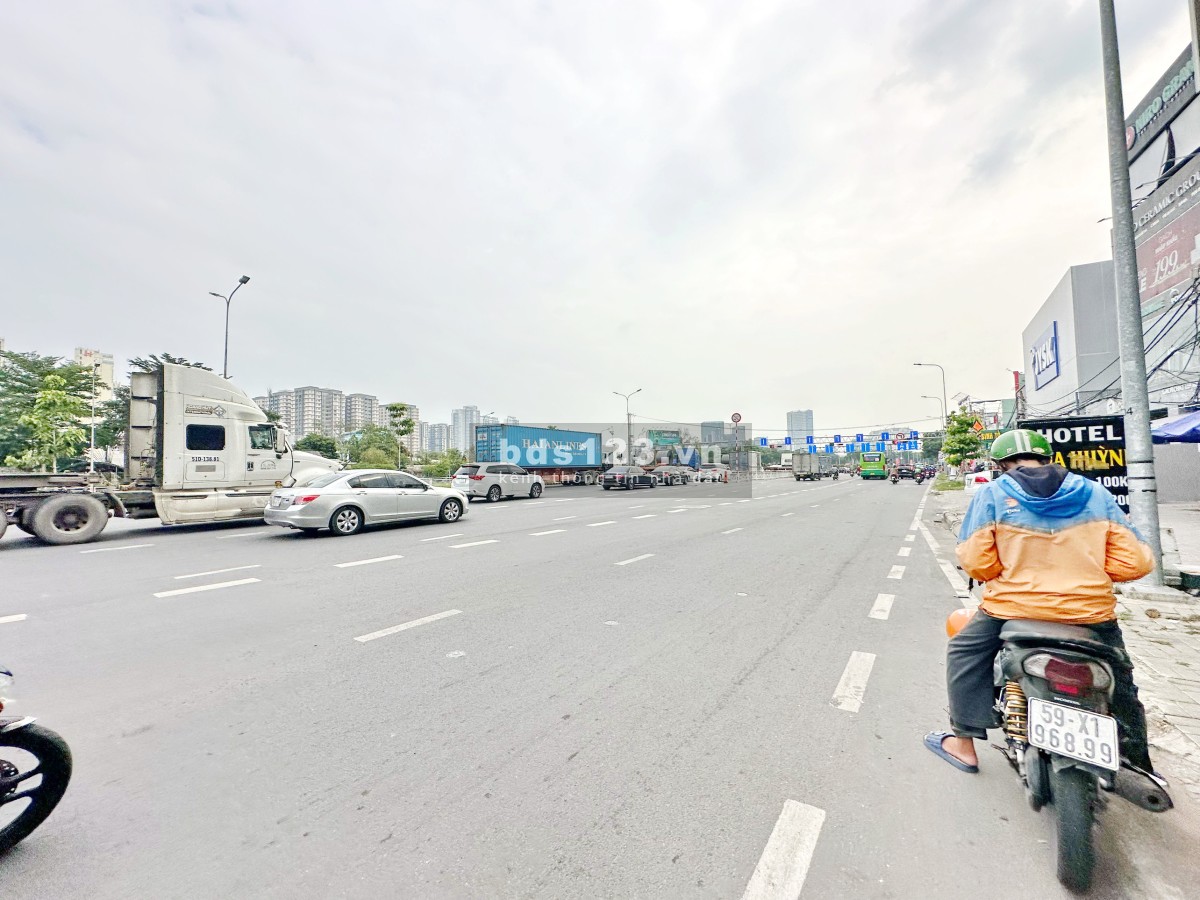 Bán gấp dãy trọ 4 lầu mặt tiền Nguyễn Văn Linh Q7 giá 20 tỷ