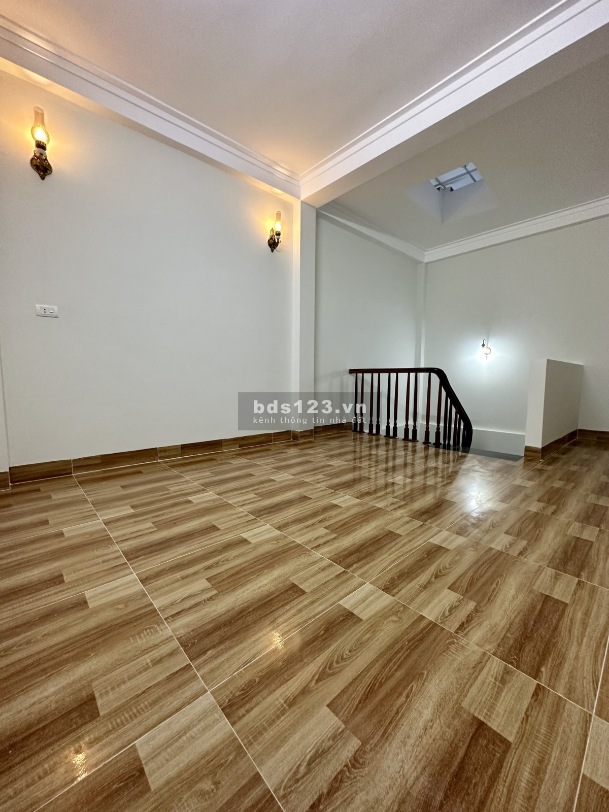 Nhà đẹp mới tinh phố Trần Cung. Cổ Nhuế. Bắc Từ Liêm. DT 35m xây 5 tầng giá 4.1 tỷ