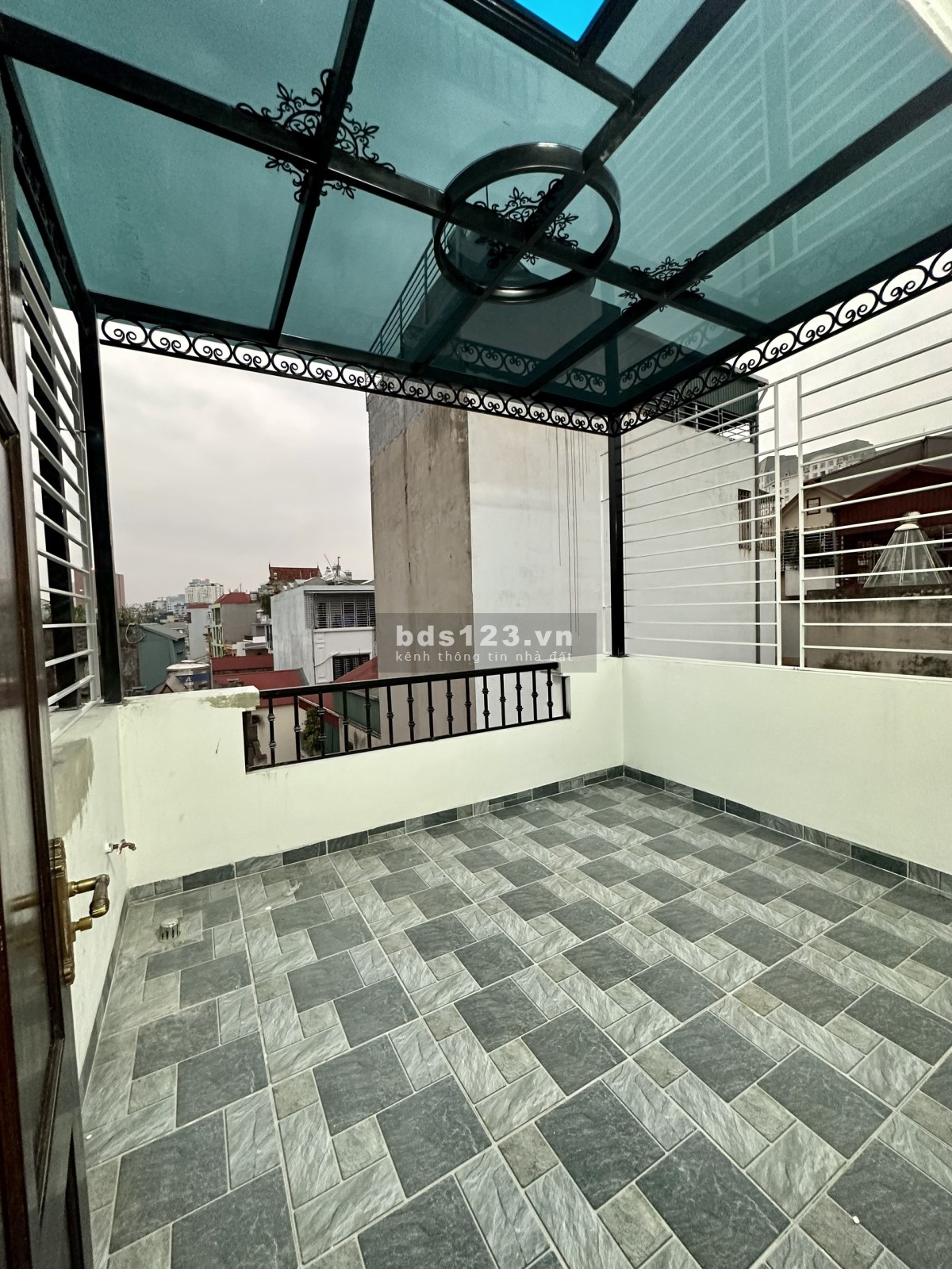 Nhà đẹp mới tinh phố Trần Cung. Cổ Nhuế. Bắc Từ Liêm. DT 35m xây 5 tầng giá 4.1 tỷ