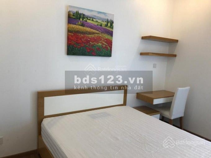 Cho thuê 3 phòng ngủ, lầu cao view đẹp, nội thất đầy đủ cao cấp giá 26 triệu/tháng
