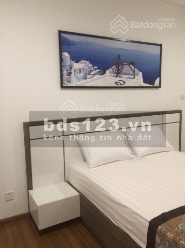 Cho thuê 3 phòng ngủ, lầu cao view đẹp, nội thất đầy đủ cao cấp giá 26 triệu/tháng