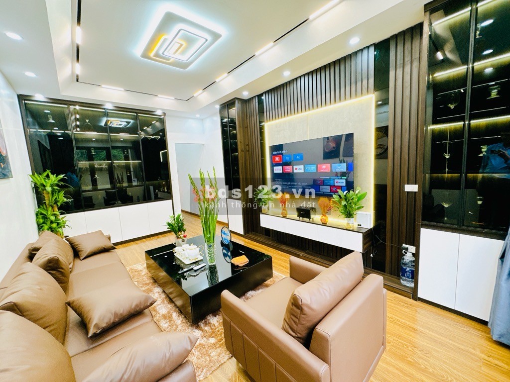 Bán nhà đẹp Tam Trinh phân lô, ô tô tránh, vỉ hè kinh doanh, Phun Nội Thất, DT50m, chào 8.7 tỷ.