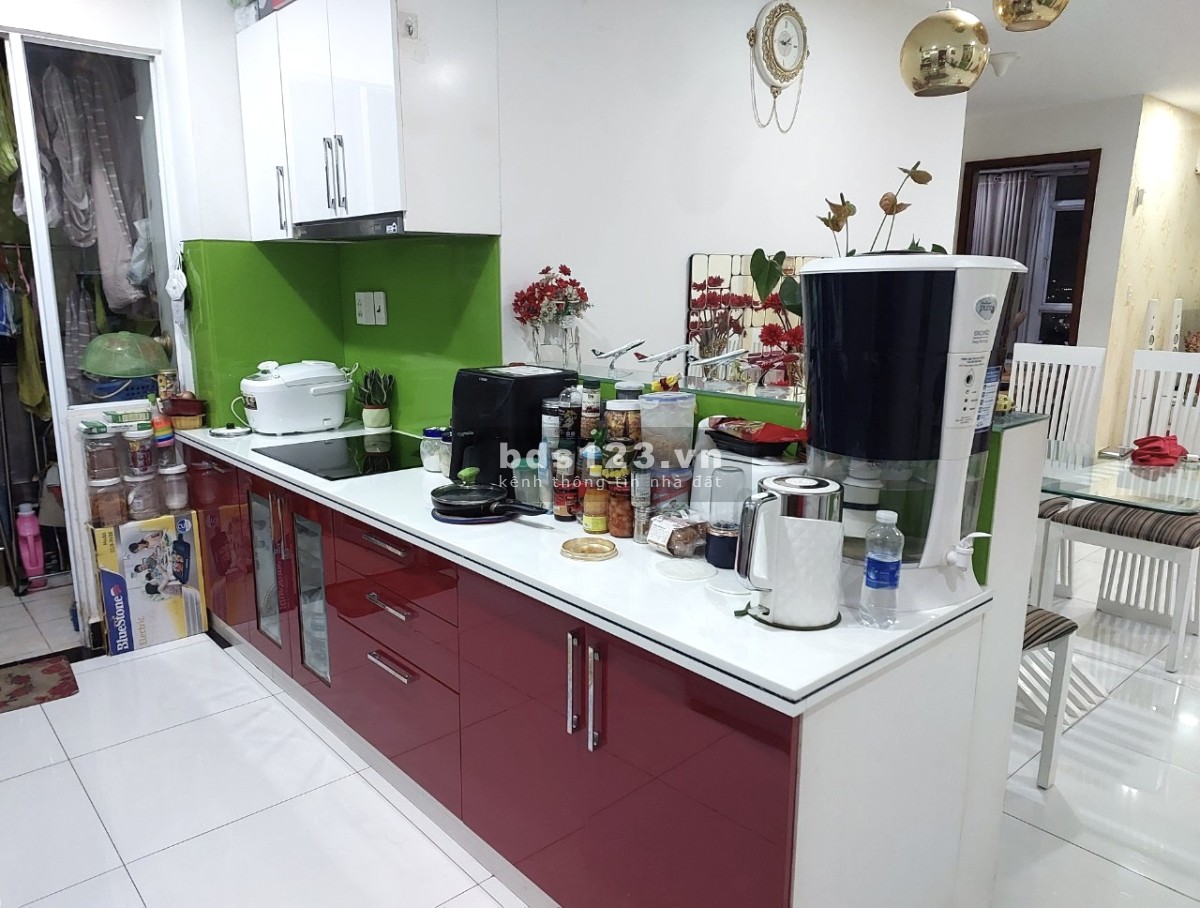 Chính chủ bán căn hộ KDC Giai Việt 104m2, 3 PN, 2 WC nhà đẹp, tặng toàn bộ nội thất