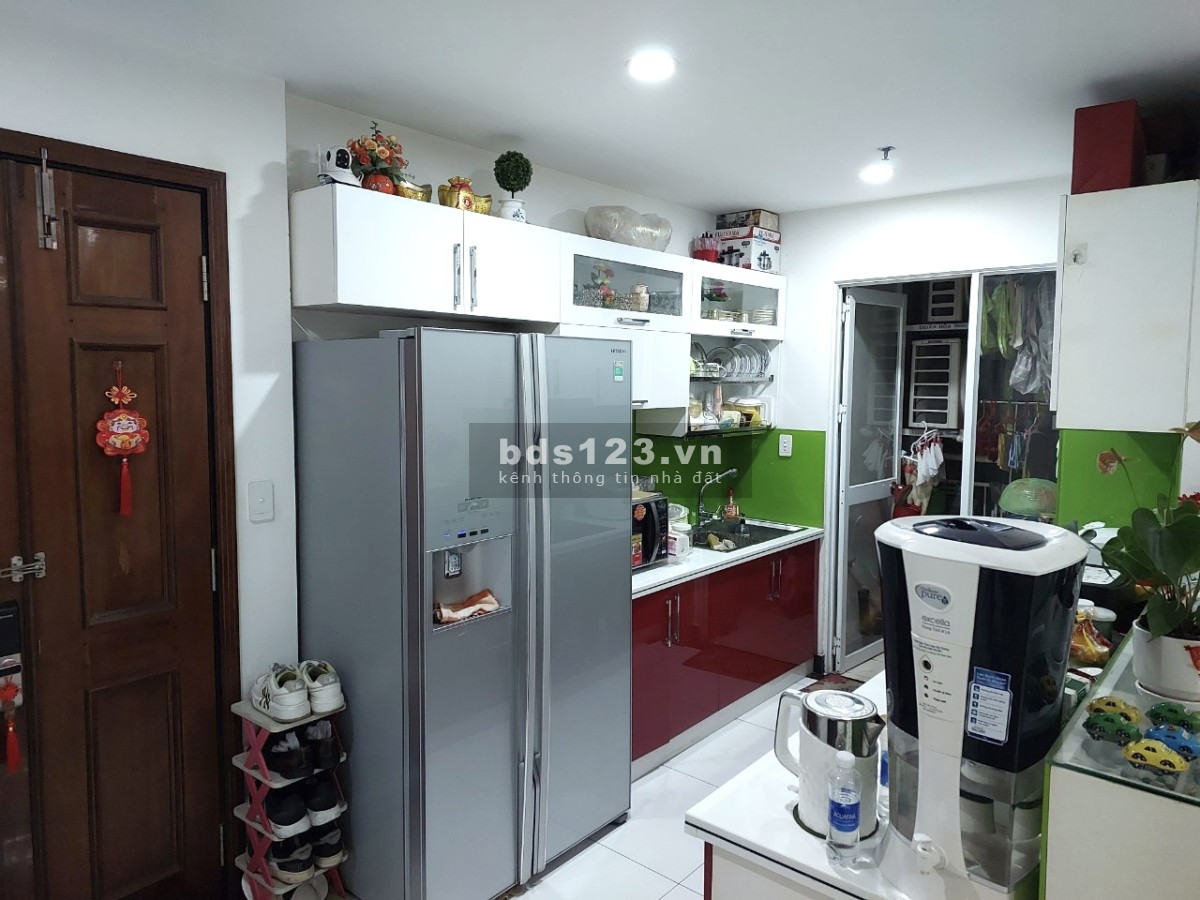 Chính chủ bán căn hộ KDC Giai Việt 104m2, 3 PN, 2 WC nhà đẹp, tặng toàn bộ nội thất