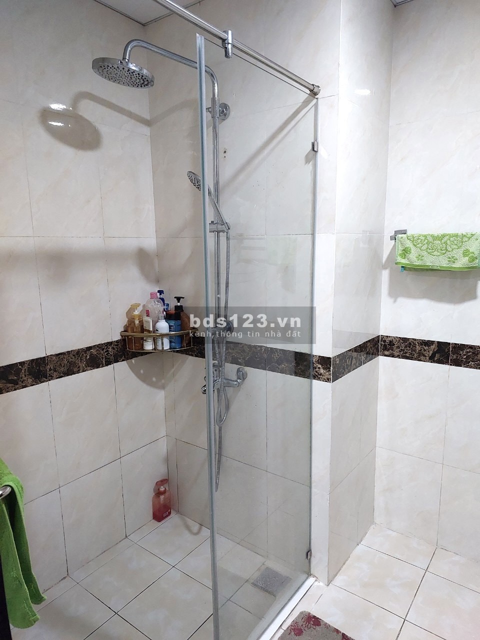 Chính chủ bán căn hộ KDC Giai Việt 104m2, 3 PN, 2 WC nhà đẹp, tặng toàn bộ nội thất