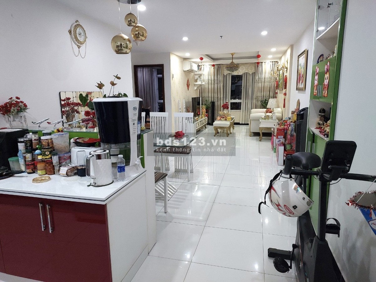 Chính chủ bán căn hộ KDC Giai Việt 104m2, 3 PN, 2 WC nhà đẹp, tặng toàn bộ nội thất