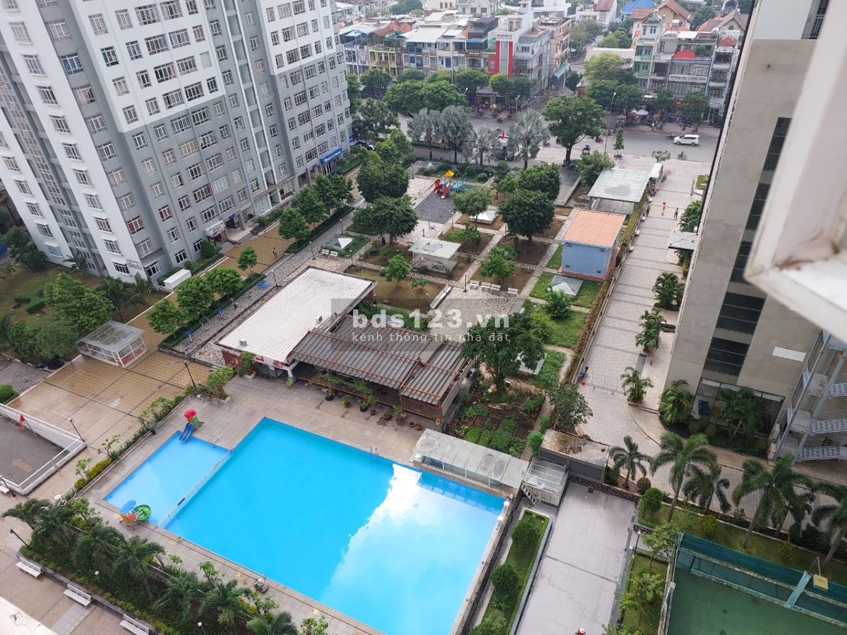 Chính chủ bán căn hộ KDC Giai Việt 104m2, 3 PN, 2 WC nhà đẹp, tặng toàn bộ nội thất