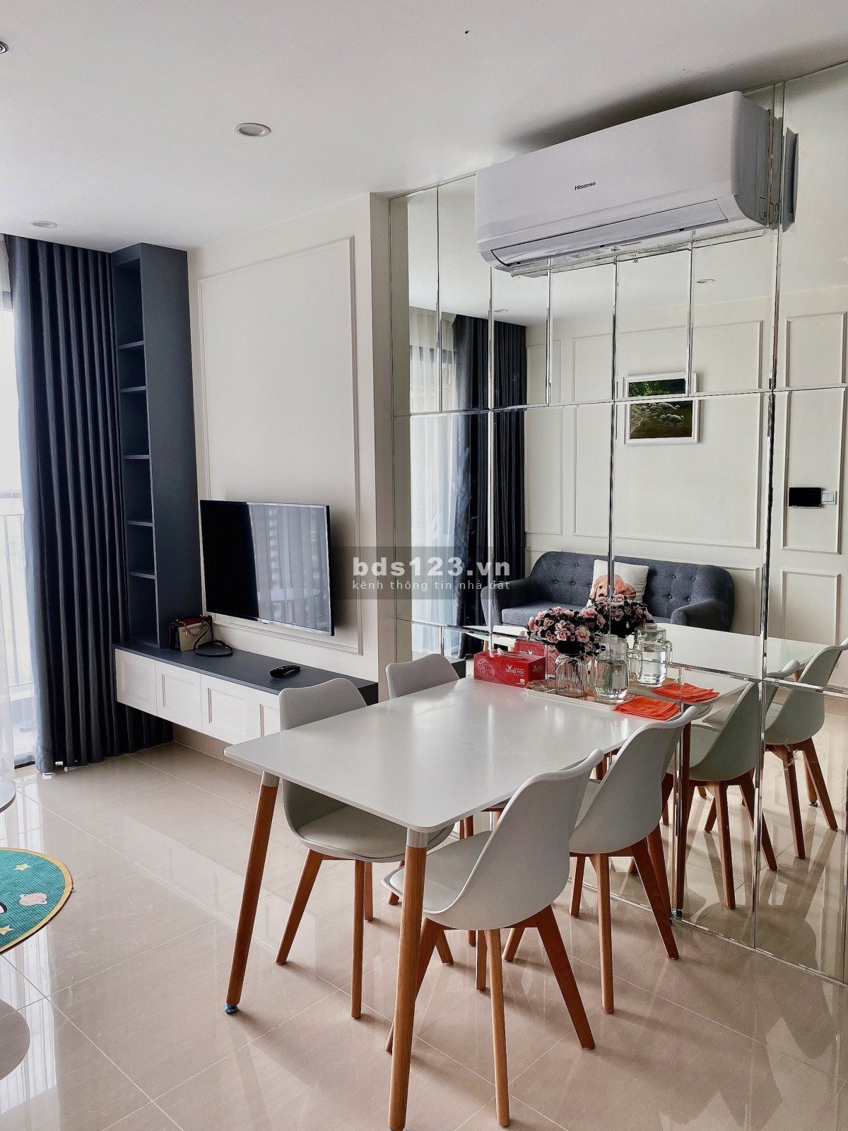 Bán Căn 1Pn full đồ ban công Đông Nam view trực diện đại Học Vinuni Miễn phí Trung Gian